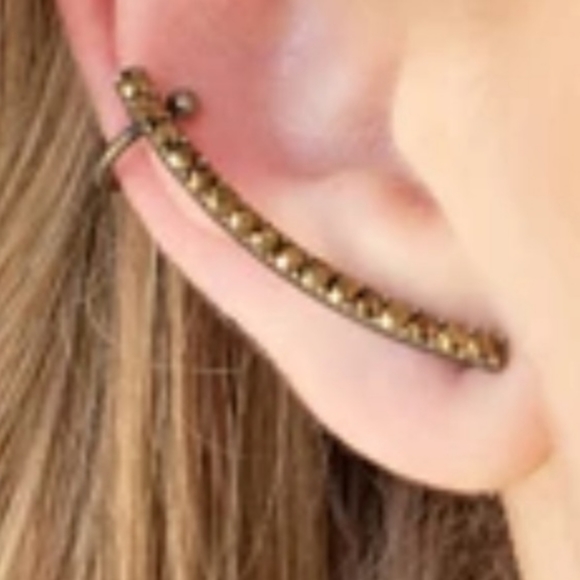 GIVE ME THE SWOOP BRASS EAR CRAWLERS EARRINGS - Picture 2 of 2